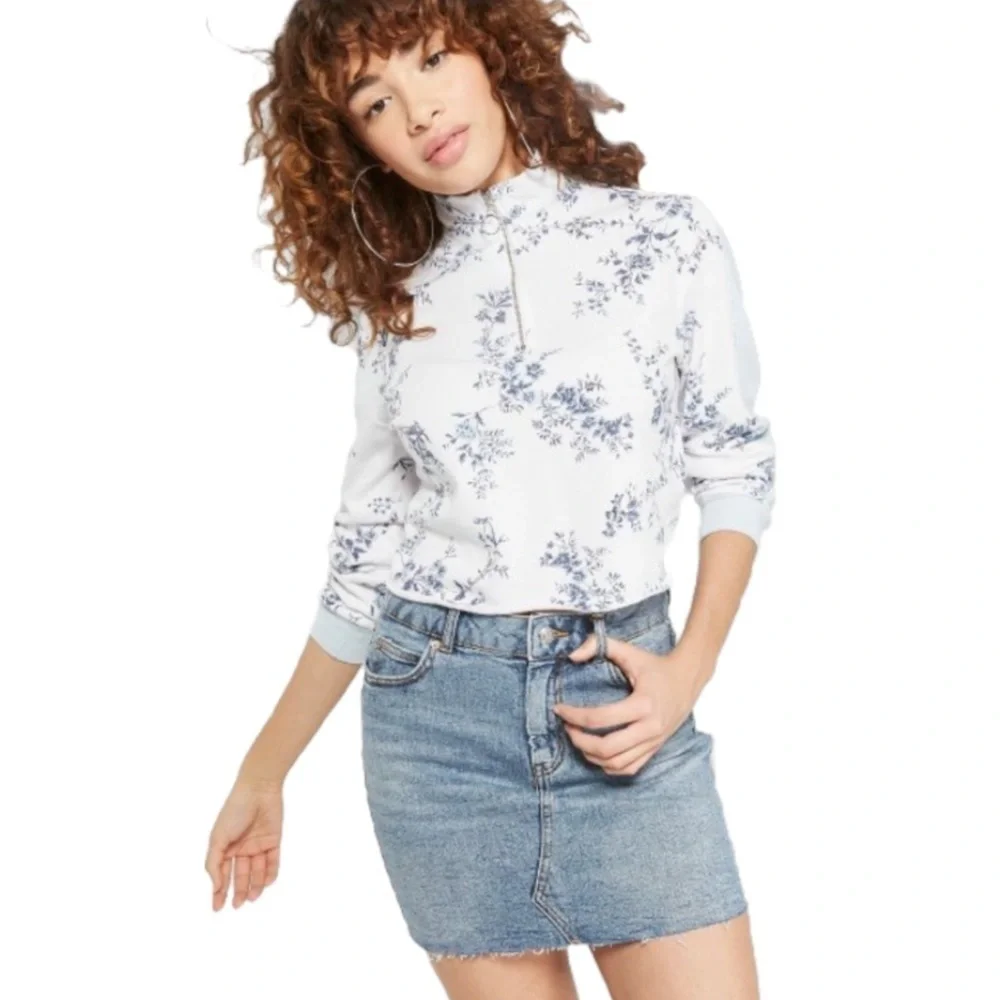 Wild Fable medium blue distressed acid wash mini